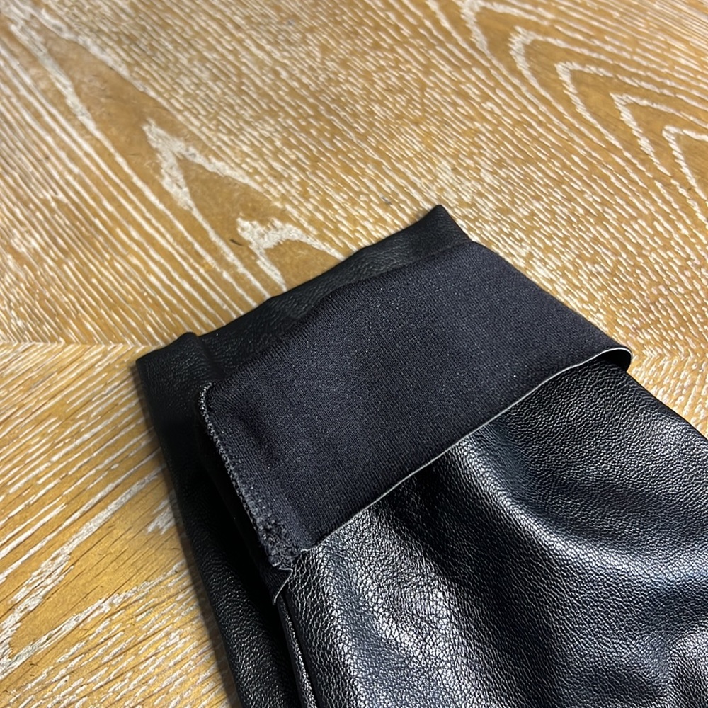 COMMANDO CONTROL High Waisted Raw Hem Black Faux Leather Legging M - Picture 11 of 13